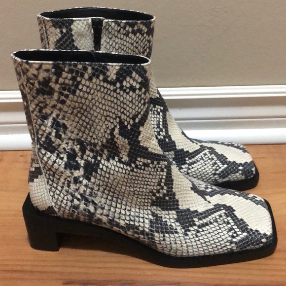 Zara snakeskin heeled square toe ankle boots - Picture 5 of 8